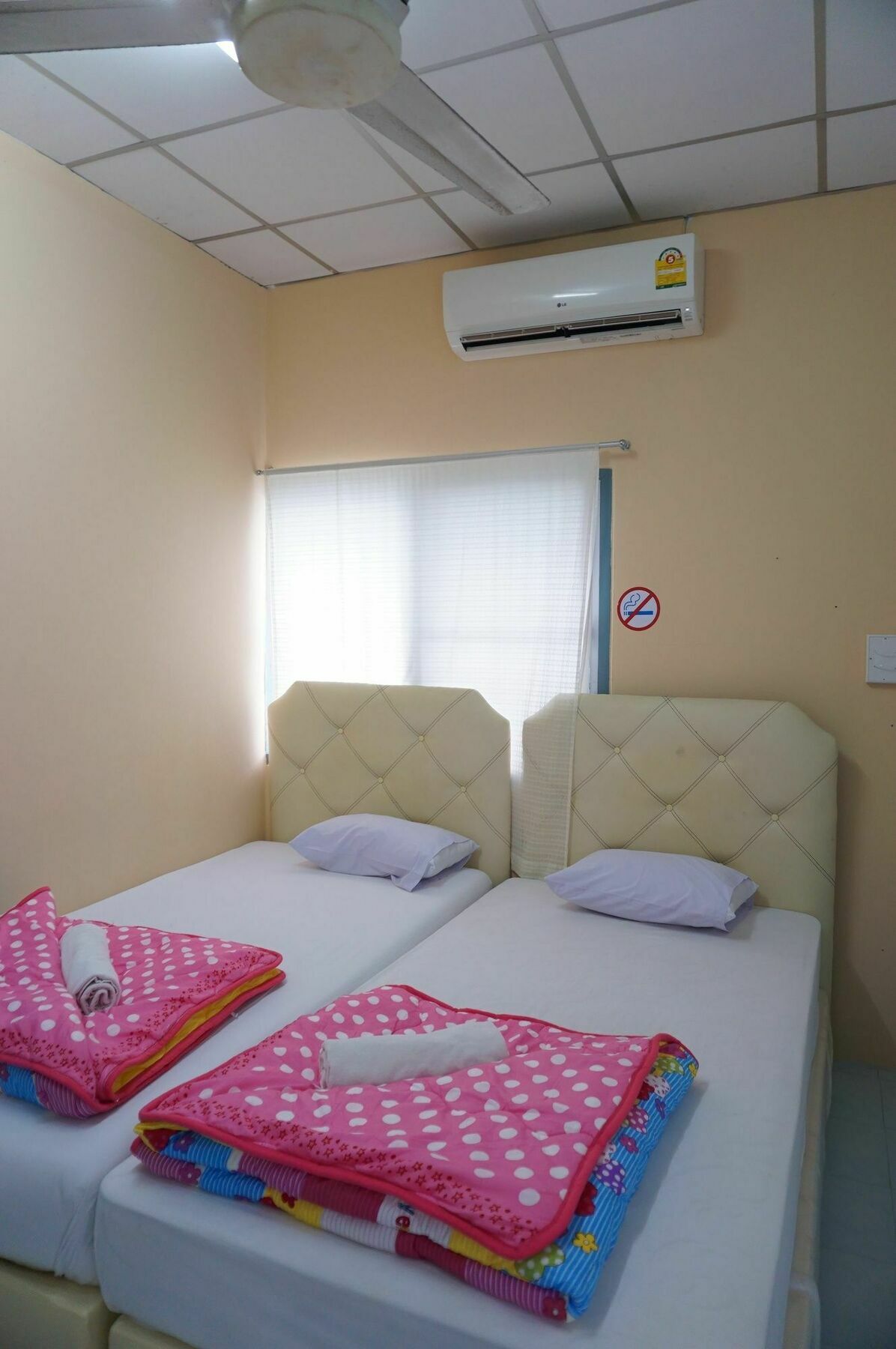 Ranong Boutique Hotel And Mall Buitenkant foto